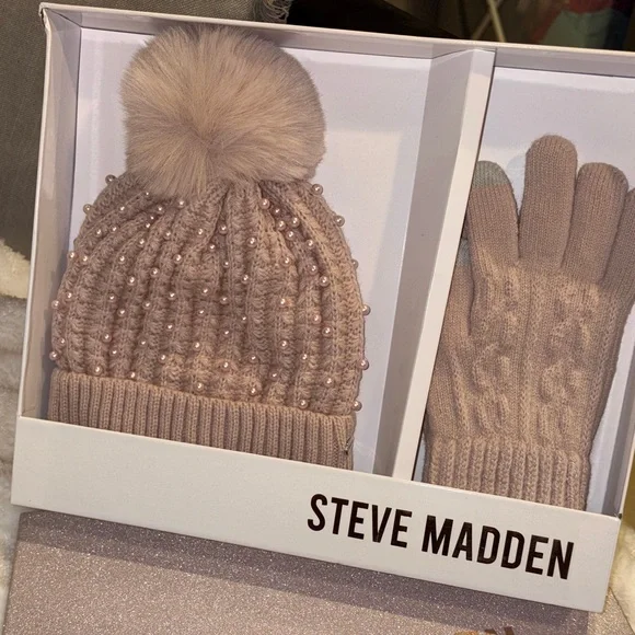 Steve Madden Blush Knit Beanie and Glove Set - Picture 2 of 2